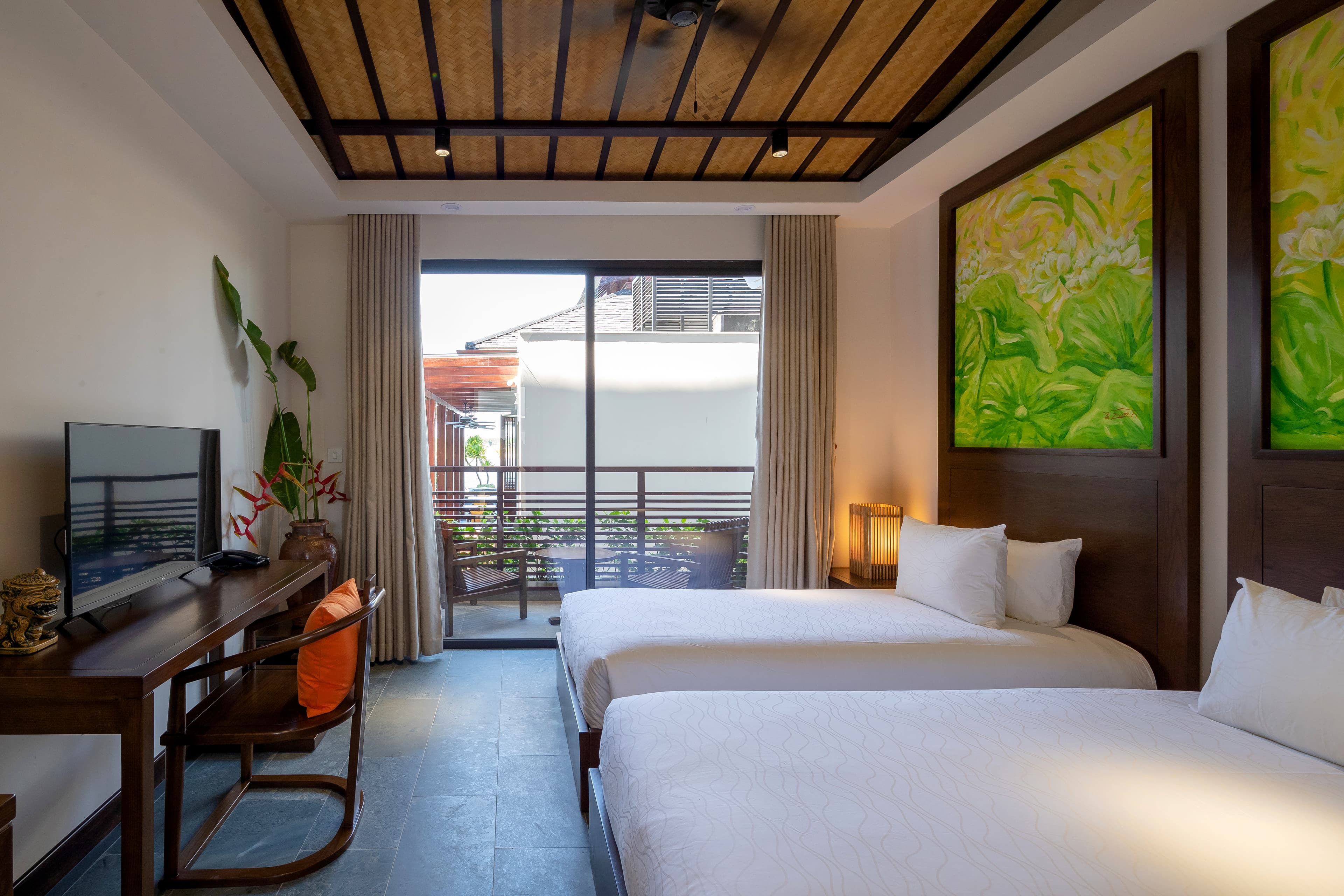 The Ying and Yang Twin Room - Deluxe Twin Bedroom — photo 2