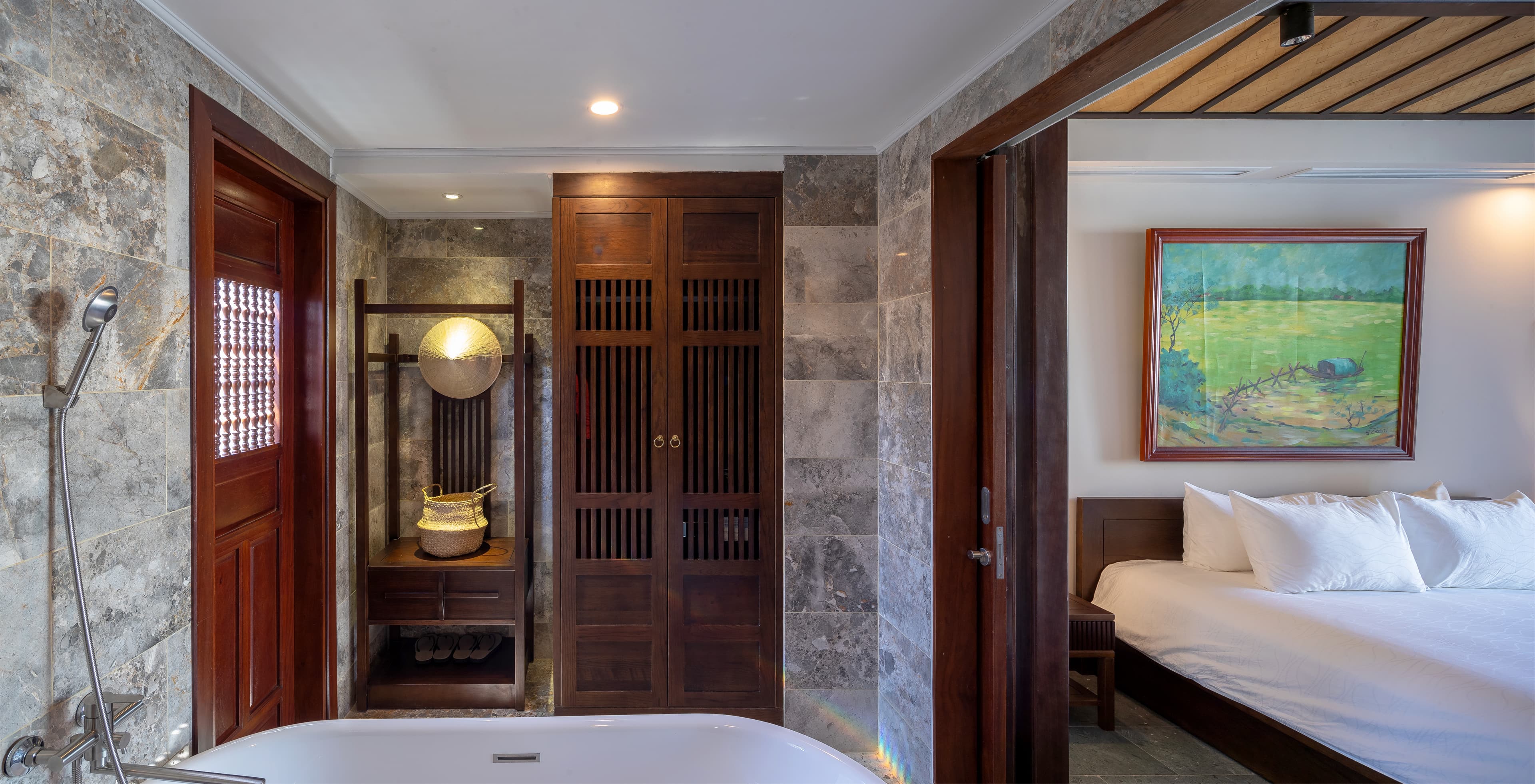 The Elemental Suite — Junior Suite with Indoor Bathtub & Outdoor Shower — photo 6