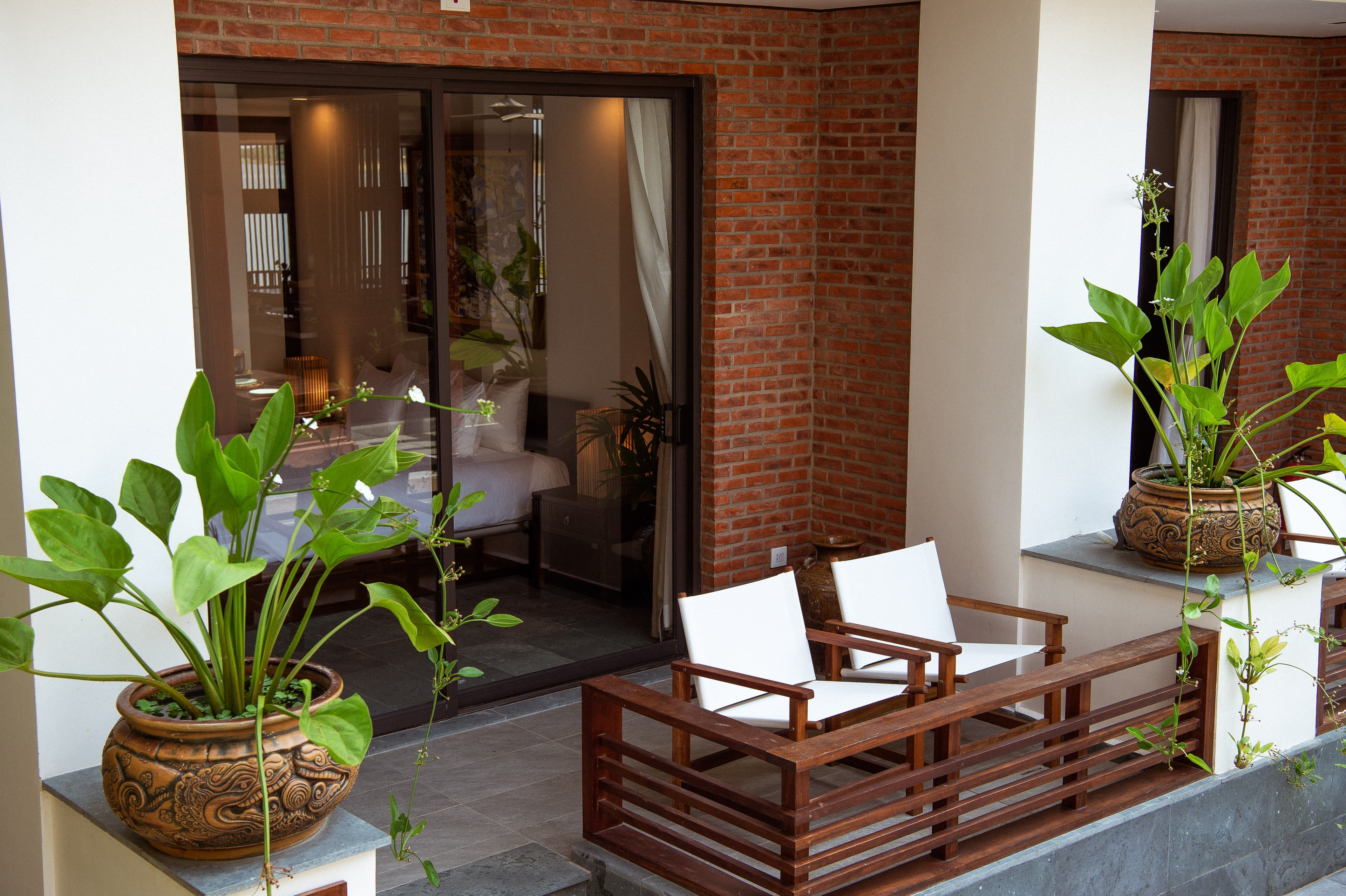 The Elemental Suite — Junior Suite with Indoor Bathtub & Outdoor Shower — photo 10