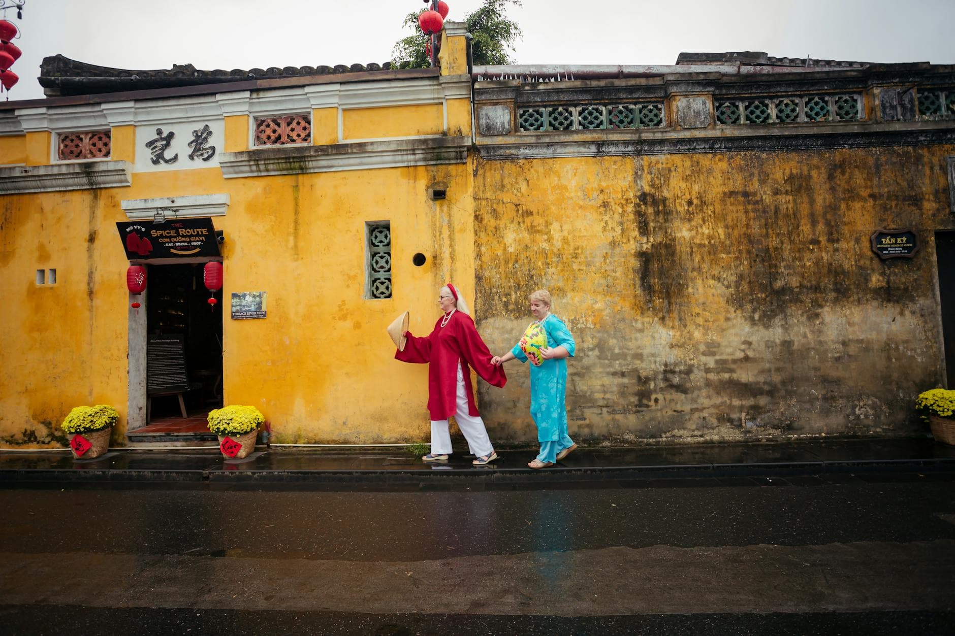 Hội An's Old Town riverfront on the Thu Bồn — the UNESCO-inscribed core whose administrative parent changed in 2025 from Quảng Nam province to Đà Nẵng city. Photo: Võ Văn Tiến, Pexels.