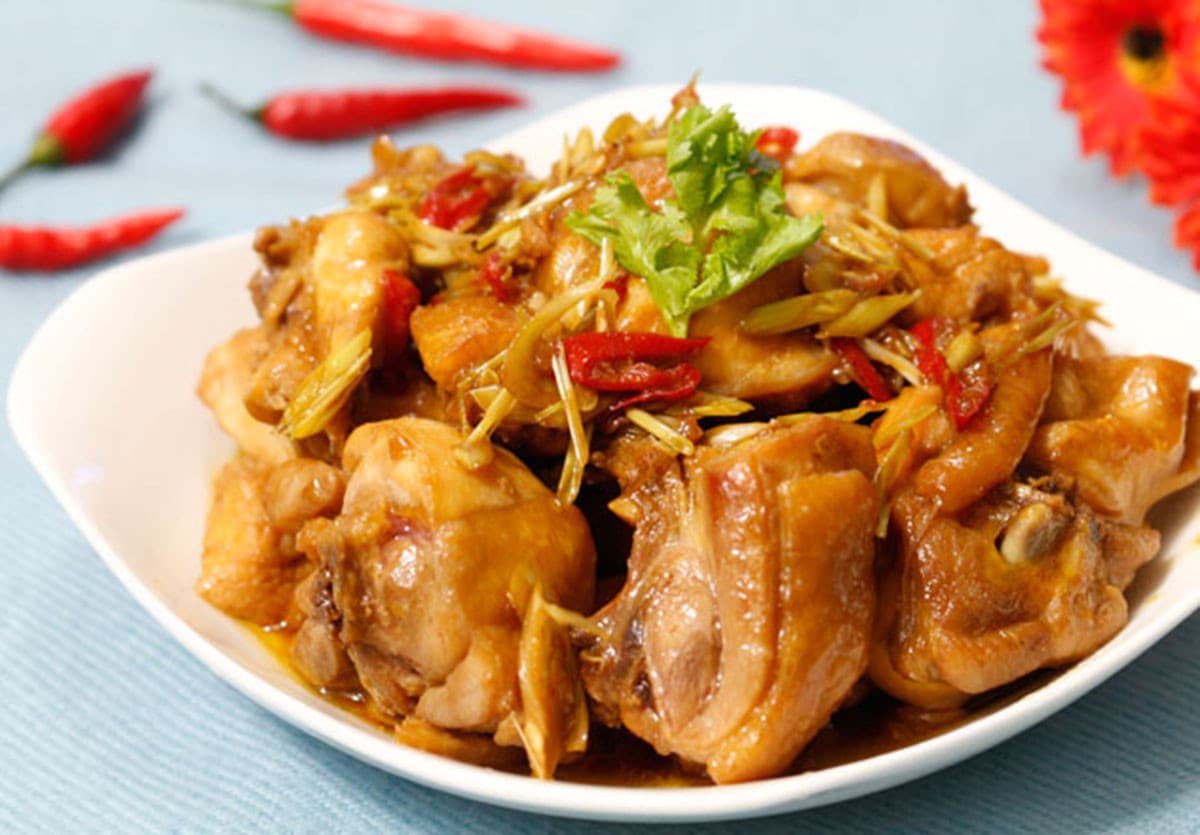 Stir Fried Chicken with Chili & Lemongrass